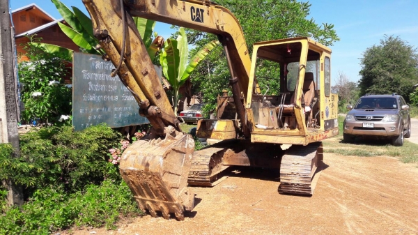 ขาย แบคโฮ CAT E70 รถใช้งานอยู่ประจำ เครื่องดี ปั้มดี ช่วงล่าง 70\%