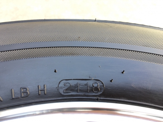 ล้อแม็กพร้อมยางใหม่ป้ายแดง ฮุนได H1 2018 รุ่นใหม่ล่าสุด ขอบ 16 Hankook 215-70-16 ปี 18 สวยกริ๊บ