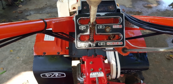 รถพรวนดินเบนซิน 6 แรง ใบตีดิน 90 \% พร้อมใช้งาน รถพรวนดินเบนซิน 6 แรง ใบตีดิน 90 \% พร้อมใช้งาน