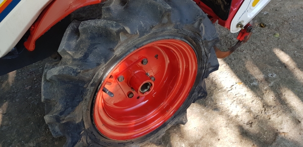 รถพรวนดินเบนซิน 6 แรง ใบตีดิน 90 \% พร้อมใช้งาน รถพรวนดินเบนซิน 6 แรง ใบตีดิน 90 \% พร้อมใช้งาน