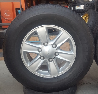 ขายล้อISUZU All New16 ยาง245/70/16   4 ล้อ