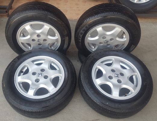 ขายล้อ Honda ขอบ14 ยางปี15  4 ล้อ