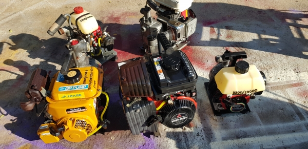 ปั้มน้ำ 1 x 1 นี้ว 2 จังหวะ1.5 "×1.5" นิ้ว 4 จังหวะ พร้อมใช้งาน ปั้มน้ำ 1 x 1 นี้ว 2 จังหวะ1.5 "×1.5" นิ้ว 4 จังหวะ พร้อมใช้งาน