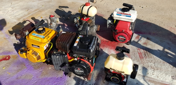 ปั้มน้ำ 1 x 1 นี้ว 2 จังหวะ1.5 "&times;1.5" นิ้ว 4 จังหวะ พร้อมใช้งาน