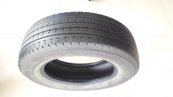 ยาง215/65/16 ปี1917 BRIDGESTON DURAVIS R611 4 เส้น ยาง215/65/16 ปี1917 BRIDGESTON DURAVIS R611 4 เส้น