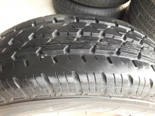 ยาง195R14 ปี16 BRIDGESTONE LEO 677 4 เส้น