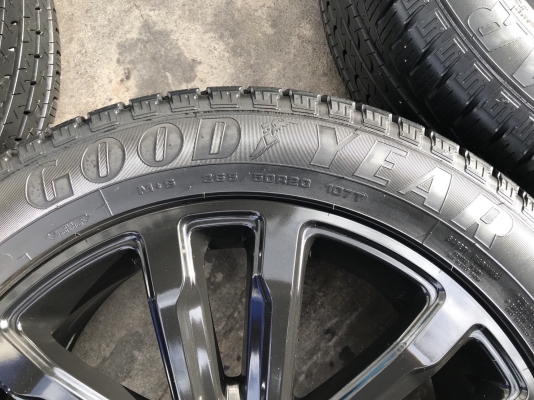 ล้อแม็ก Ford Everest ขอบ 20 สีดำ ลายใหม่ พร้อมยางป้ายแดง 265-50-20 Goodyear ปี 18 แม็กสวย ตุ่มเด้ง มีเส้นสี