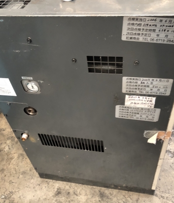 ปั้มลม 10 แรง HITACHI JAPAN มี AIR DRYER ในตัว แปลงไฟเป็น 380V ให้เรียบร้อยแล้วคะ ใช้งานได้เลย