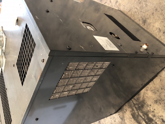 ปั้มลม 10 แรง HITACHI JAPAN มี AIR DRYER ในตัว แปลงไฟเป็น 380V ให้เรียบร้อยแล้วคะ ใช้งานได้เลย