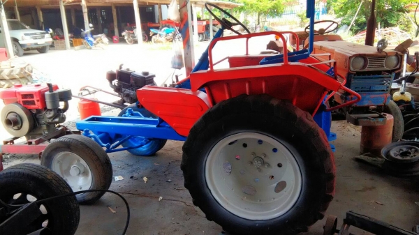 โครงรถไถนั่งขับสามเกียสภาพสวยพร้อมใช้งานเลยคับ