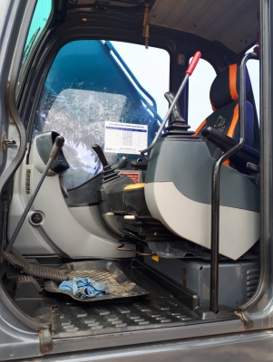 KOBELCO MARK 8 Super X SK 200 รถทำงาน 8,200 hr สวยจัดเต็มรอบคัน ภายในเก๋งสะอาดหอม แอร์เย็น ภายนอกบอดี้สวยๆบูมอาร์มไม่มีแตกไม่มีดาม ช่วงล่างแน่น พร้อมใช้งานได้เลย เอกสารอินวอย