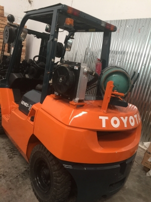รถฟอร์คลิฟต์ หัวหนีบ 3.5ตัน toyota7 สภาพนางฟ้า รถฟอร์คลิฟต์ หัวหนีบ 3.5ตัน toyota7 สภาพนางฟ้า