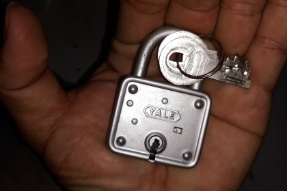 ขายแม่กุญแจ YALE MADE IN GERMANY. ใหม่เก่าเก็บพร้อมลูก2ดอก