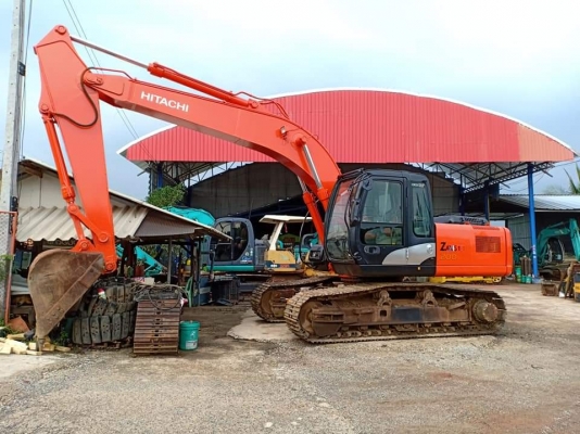 ขายจ้า..HITACHI  ZX200  เก่าใน  สภาพสวย  เครื่องปั๊มดี  ไฟฟ้า ครบ  ช่วงล่าง เต็ม  พร้อมใช้  โทร  089-3818694  จ๊อย