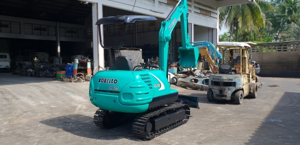 ขาย รถขุด KOBELCO รุ่น SK025 มือสองญี่ปุ่น แทรกเหล็ก สลัก บูทเอวแน่น 100\% คันนี้ พร้อมหัวเก๋ง สวยพร้อมใช้งาน มือถือ 0818753444