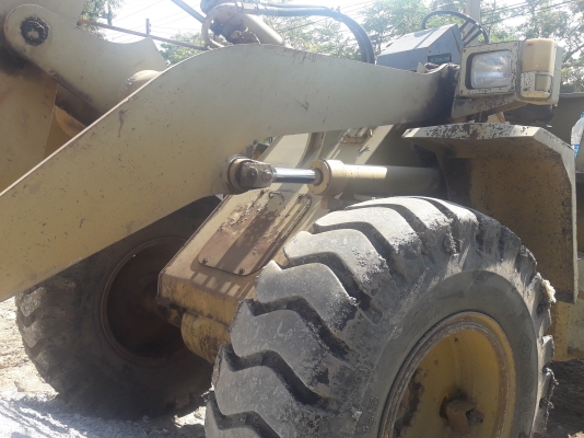 รถตักล้อยาง