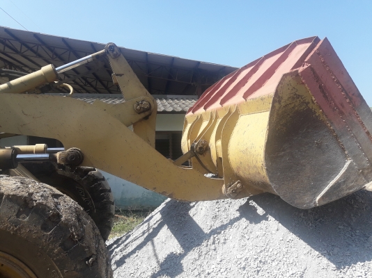 รถตักล้อยาง รถตักล้อยาง