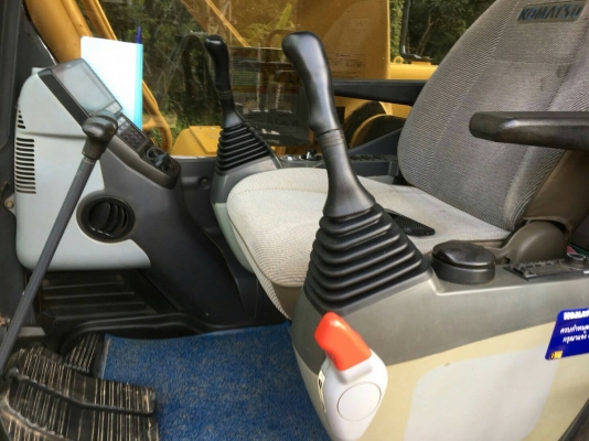 ขายรถแบคโฮ CAT 320D2 ไมล์ 2100 ชม.ราคา 2650000 ขายรถแบคโฮ CAT 320D2 ไมล์ 2100 ชม.ราคา 2650000