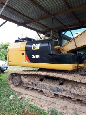 ขายรถแบคโฮ CAT 320D2 ไมล์ 2100 ชม.ราคา 2650000