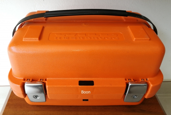 สินค้ามือสอง  ขายกล้องระดับมือสอง WILD LEICA NA2 32x  สภาพสวย พร้อม calibrated  ขายเป็นกล้องอย่างเดียวนะครับ(ขากับสต๊าฟไม่มีนะครับ)