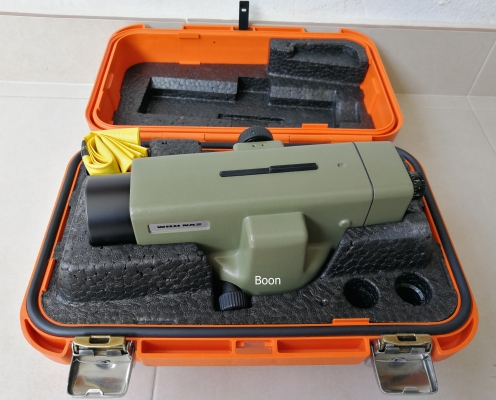 สินค้ามือสอง  ขายกล้องระดับมือสอง WILD LEICA NA2 32x  สภาพสวย พร้อม calibrated  ขายเป็นกล้องอย่างเดียวนะครับ(ขากับสต๊าฟไม่มีนะครับ)