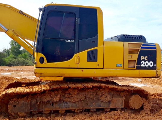 KOMATSU PC 200-8  รถทำงาน 16,250 hr บอดี้สวยพร้อมใช้งานได้เลยครับ เครื่องเดิมๆทำงานเร็ว ภายในเก๋งสะอาด แอร์เย็น ช่วงล่างแน่นดีพร้อมใช้งานได้เลย เอกสารใบแจ้งจำหน่าย