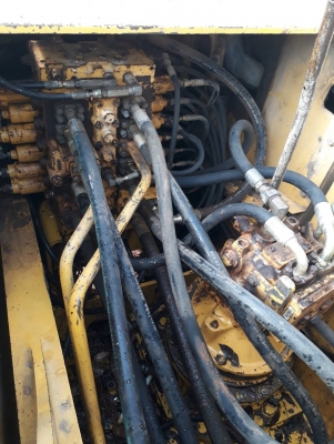 KOMATSU PC 200-8  รถทำงาน 16,250 hr บอดี้สวยพร้อมใช้งานได้เลยครับ เครื่องเดิมๆทำงานเร็ว ภายในเก๋งสะอาด แอร์เย็น ช่วงล่างแน่นดีพร้อมใช้งานได้เลย เอกสารใบแจ้งจำหน่าย