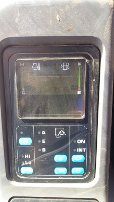 ขาย 1,100,000 KOMATSU pc 200-7 เล่มทะเบียน ไฟฟ้าครบ เครื่องดี ปั้มแรง เอวแน่น ช่วงล่าง รอนเลอร์มีแตก รถสวยพร้อมใช้เอกสารพร้อมโอน รถอยู่ เพชรบูรณ์ 090-772-3710 090-772-3708