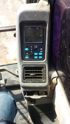 ขาย 1,100,000 KOMATSU pc 200-7 เล่มทะเบียน ไฟฟ้าครบ เครื่องดี ปั้มแรง เอวแน่น ช่วงล่าง รอนเลอร์มีแตก รถสวยพร้อมใช้เอกสารพร้อมโอน รถอยู่ เพชรบูรณ์ 090-772-3710 090-772-3708