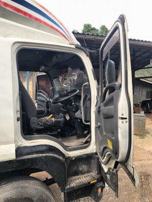 ขายรถ18ล้อดั้มพ์ ISUZU MP1FVZ34P9Tเครื่อง300แรงม้ากับหางSMMปี53สนใจโทร 081-970-1072