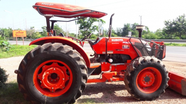 ขายรถแทรกเตอร์มือสอง