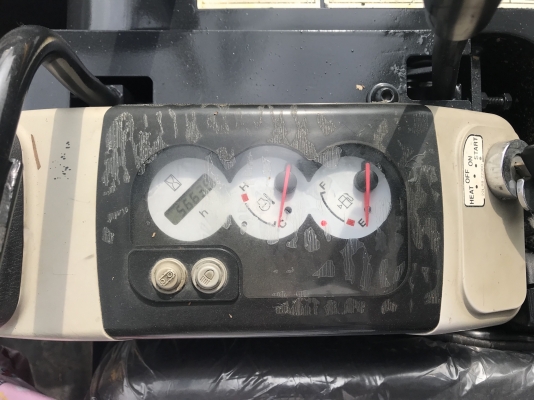 KOMATSU 40MR-2 ขนาดPC-40 <มีVDOให้ชม>มีลายแย๊กรถเก่านอกมีเอกสารอินวอย☎️ติดต่อ 085-5632278 <ราคาต่อรองได้>