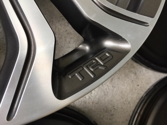 ล้อTRDแท้ Fortuner TRD5 ขอบ18 รุ่นสุดท้าย สภาพใหม่มาก สวยกริ้บๆทุกวง ล้อTRDแท้ Fortuner TRD5 ขอบ18 รุ่นสุดท้าย สภาพใหม่มาก สวยกริ้บๆทุกวง