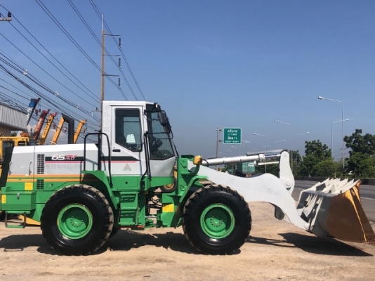 ขายรถตักล้อยาง KAWASAKI 65ZV-2 ปี 2012 (เทียบเท่า WA320) นำเข้าเองจากญี่ปุ่น สภาพสวยพร้อมใช้ มีVDOครับ