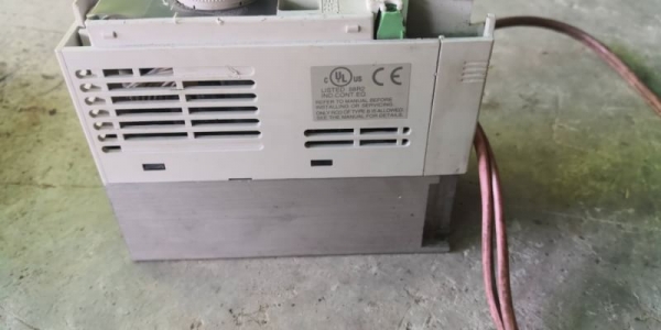 1,800 บ.ส่งถึงบ้านฟรี โทร 083-2000058 LINE ID: line832923 อินเวอร์เตอร์ปรับความเร็วของมอเตอร์ให้หมุน