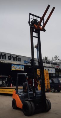 ขาย Toyota 8FD25 เสา 4.5 เมตร Hinged Fork นำเข้าจากญี่ปุ่น ทำสีเปลี่ยนยาง