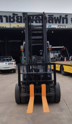 ขาย Toyota 8FD25 เสา 4.5 เมตร Hinged Fork นำเข้าจากญี่ปุ่น ทำสีเปลี่ยนยาง