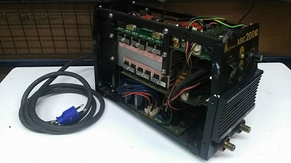 ตู้เชื่อม HITRONIC ARC 200 มือสองของดี พร้อมสาย เชื่อม 12 เมตร GND 4 เมตร ตู้เชื่อม HITRONIC ARC 200 มือสองของดี พร้อมสาย เชื่อม 12 เมตร GND 4 เมตร