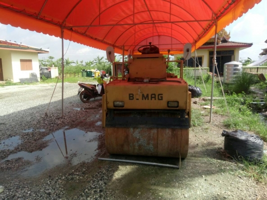 รถบดสั่นเสทือนขนาด4ตัน Bomax BW121 พร้อมใช้งาน