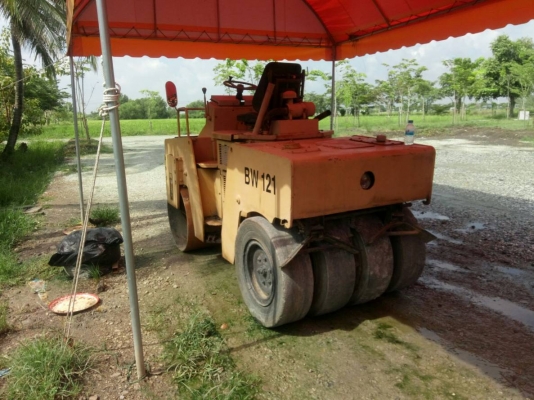รถบดสั่นเสทือนขนาด4ตัน Bomax BW121 พร้อมใช้งาน