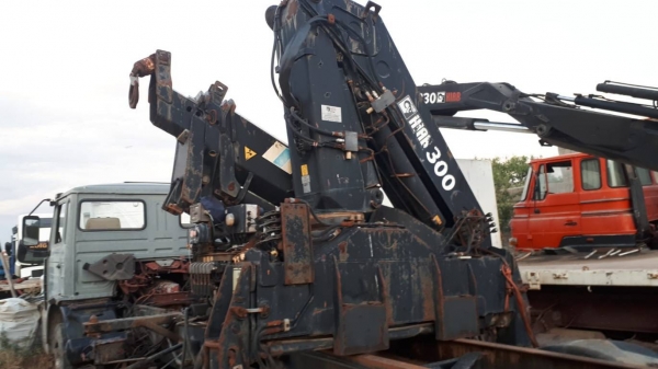 HIAB-300-2 เก่านอกยังไม่ใด้ใช้ในไทย ยกน้ำหนักใด้สูงสุด 12ตัน ราคารวมแวทแล้ว.