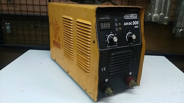 ตู้เชื่อม 300 AMP AM-WELD ระบบไฟฟ้า 3 เฟส มือสอง