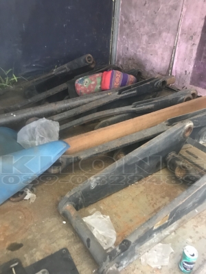 ขายด่วน ขาเหลี่ยม ยกดีั้ม6ตันใส่รถ6ล้อ ของสามมิตร มี5ชุด ขายชุดละ 5000 บาท