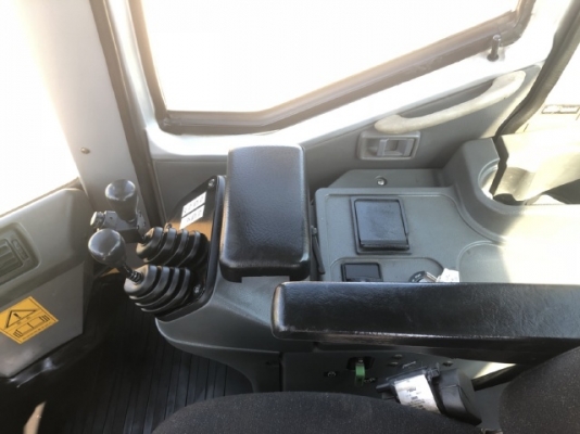 ขายรถตักล้อยาง KAWASAKI 65ZV-2 ปี 2012 (เทียบเท่า WA320) นำเข้าเองจากญี่ปุ่น สภาพสวยพร้อมใช้ มีVDOการทำงานครับ ขายรถตักล้อยาง KAWASAKI 65ZV-2 ปี 2012 (เทียบเท่า WA320) นำเข้าเองจากญี่ปุ่น สภาพสวยพร้อมใช้ มีVDOการทำงานครับ