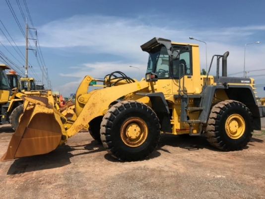 ขายรถตักล้อยาง KOMATSU WA400-3 นำเข้าเองจากญี่ปุ่น สภาพสวยพร้อมใช้ มีVDOการทำงานครับ
