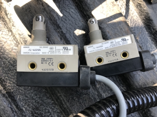 ขายมอเตอร์เกียร์ Oriental motor 220V ไฟบ้าน พร้อมชุดอุปกรณ์สวิทย์ควบคุม หมุนซ้าย-ขวา สภาพใหม่มาก ไล่ชุดสายไฟใหม่ใช้งานได้เลยครับ