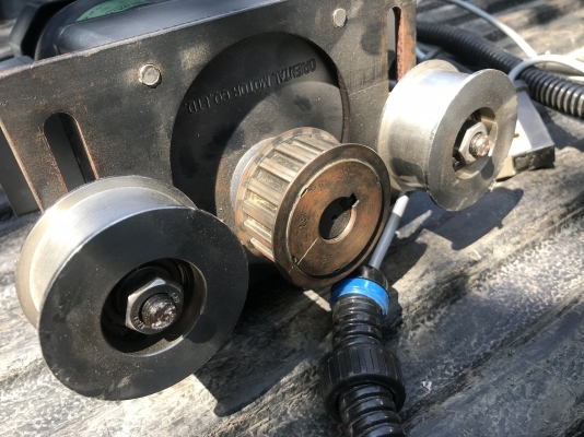 ขายมอเตอร์เกียร์ Oriental motor 220V ไฟบ้าน พร้อมชุดอุปกรณ์สวิทย์ควบคุม หมุนซ้าย-ขวา สภาพใหม่มาก ไล่ชุดสายไฟใหม่ใช้งานได้เลยครับ