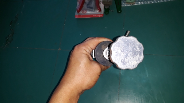 ขายที่จับยึดเครื่องมือMADE IN APAN.อลูมิเนียมหนาๆงานเก่าสวยงาม ขายที่จับยึดเครื่องมือMADE IN APAN.อลูมิเนียมหนาๆงานเก่าสวยงาม