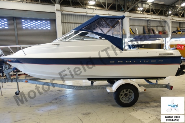 เรือมือสองพร้อมลงน้ำ และยังมีห้องในส่วนหัวเรือ กับรุ่น 2005 Bayliner 192 Cuddy