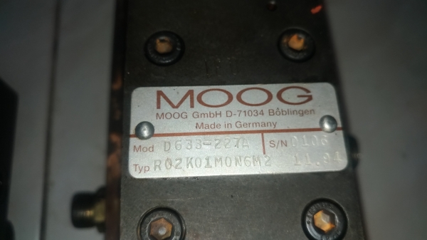 วาลฺ์ว เซอร์โว MOOG มือสองสภาพดีมี2ตัวครับ